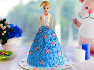 doll cake