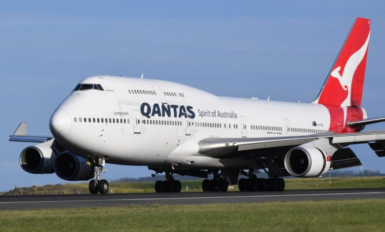 qantas large baggage